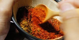 Mixing Shichimi